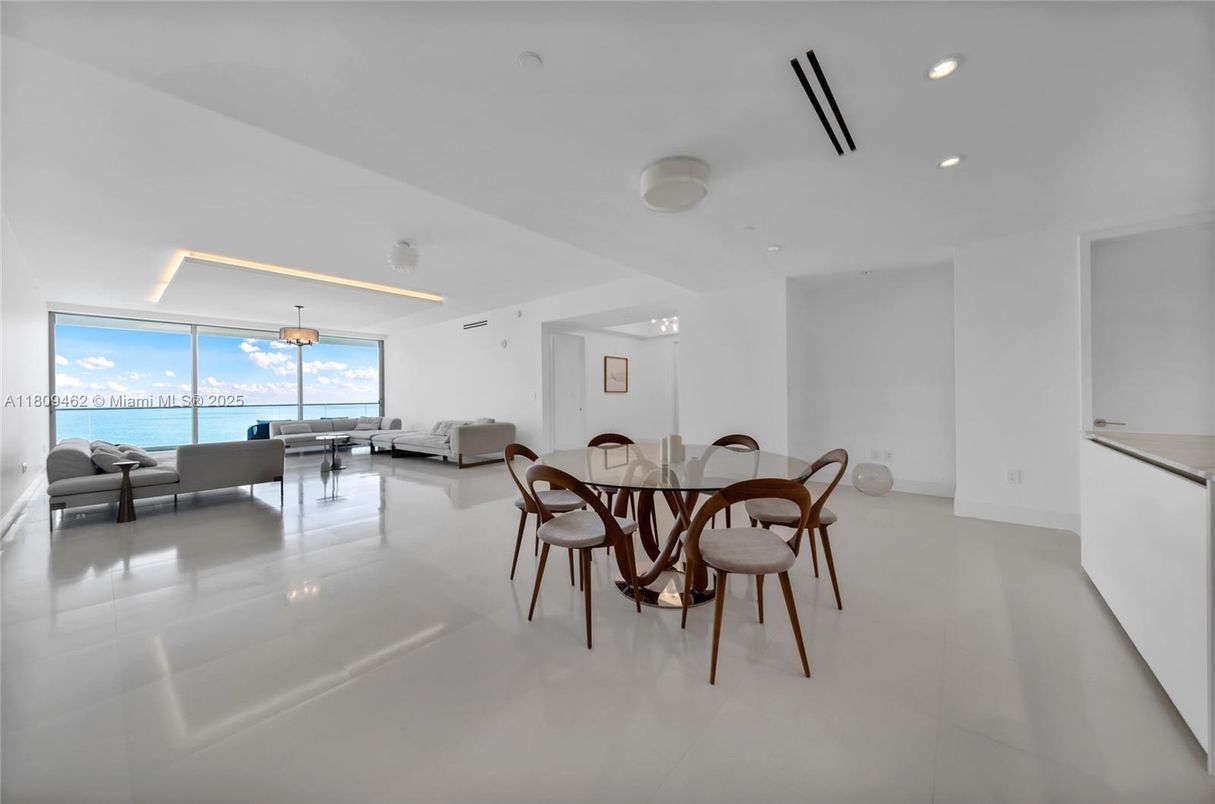 Dining room, Interior, Recessed Lighting, Water