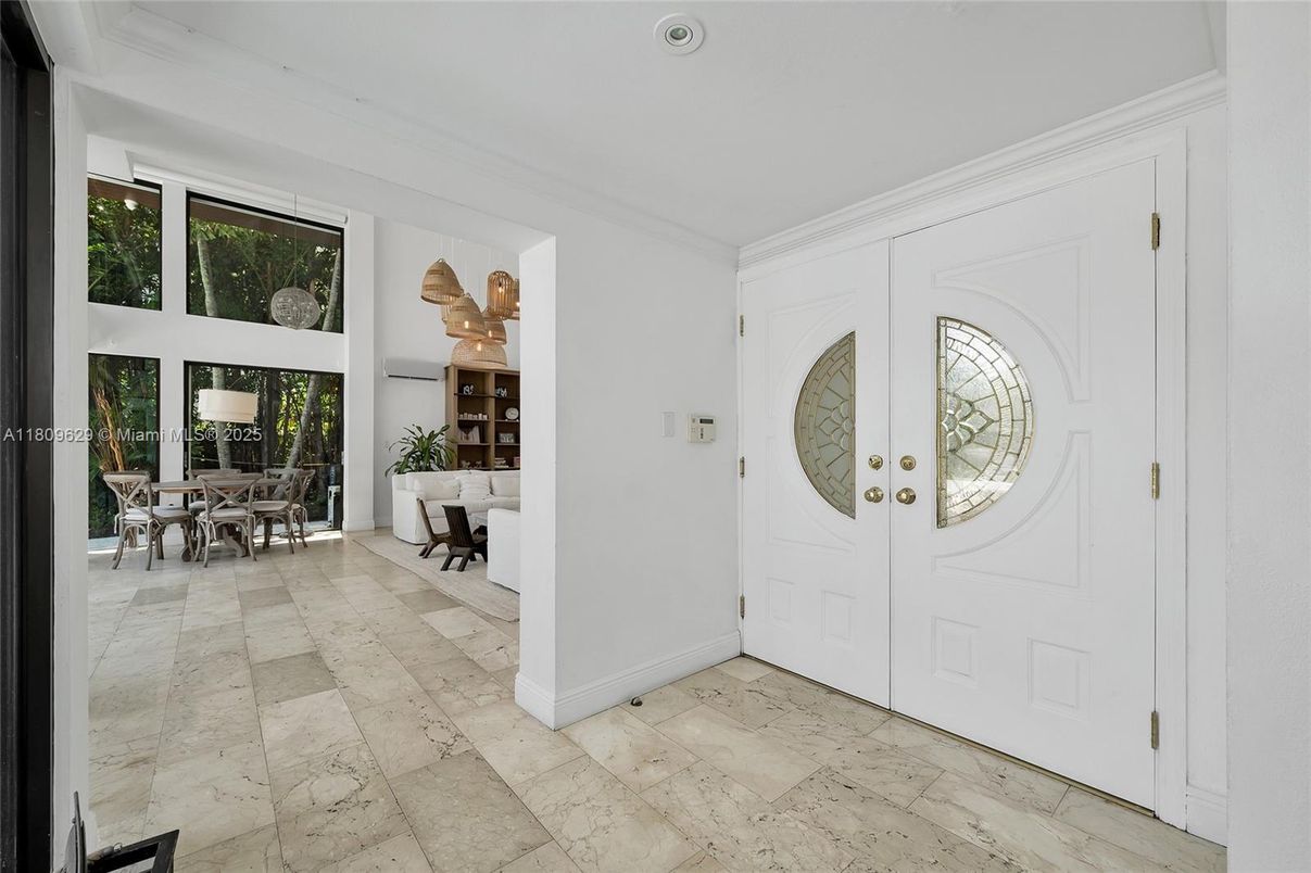 Dining room, Interior