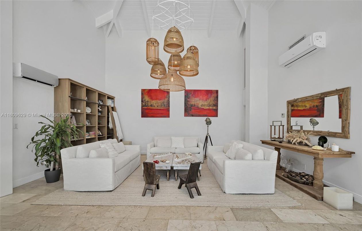 Interior, Living room, Pendant Lights
