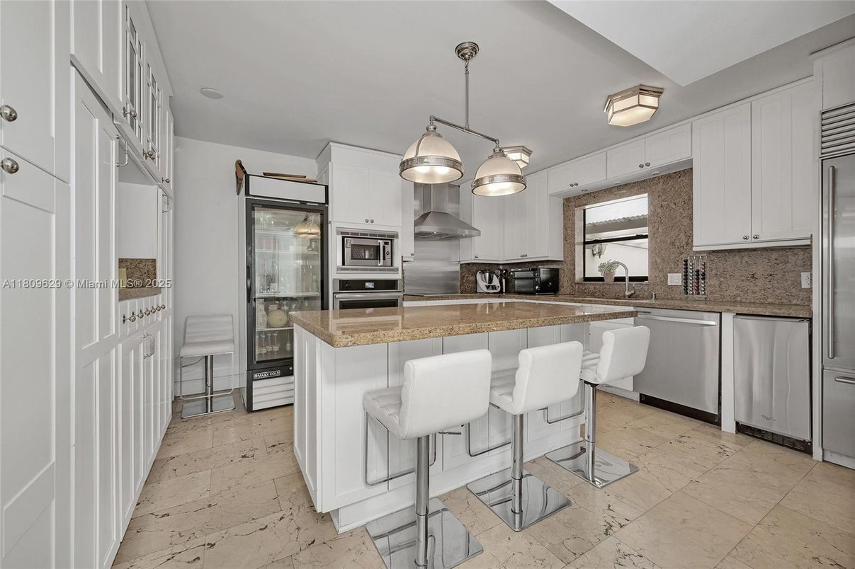 Interior, Kitchen, Pendant Lights, Stainless Steel Appliances