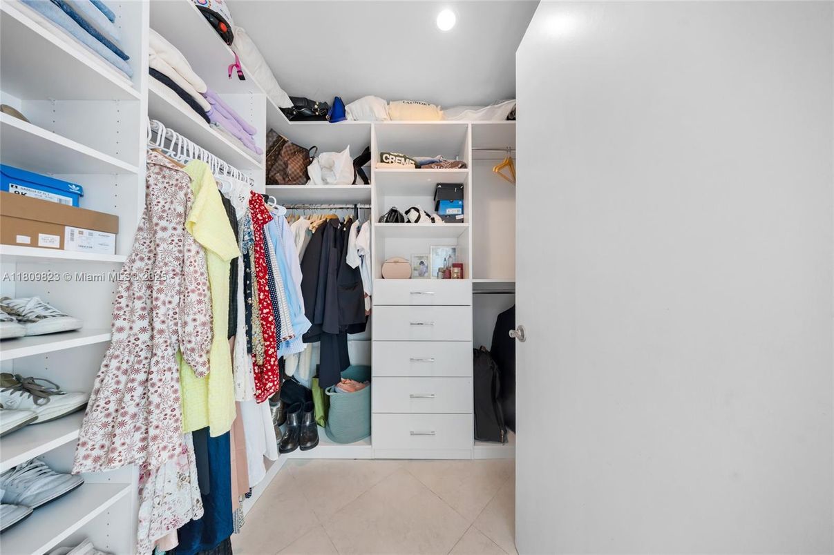 Interior, Recessed Lighting, Walk-in Closets