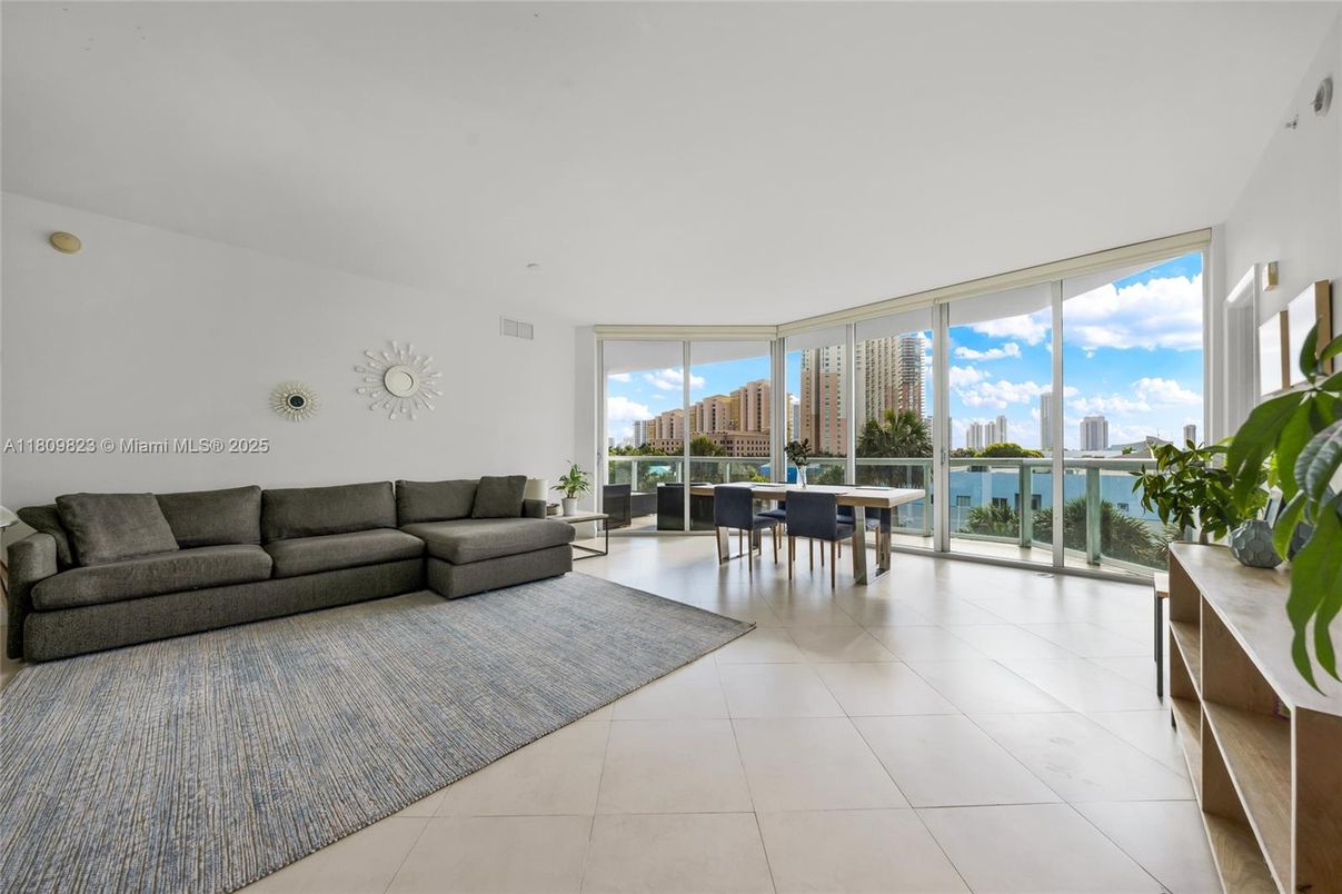 Dining room, Interior, Living room, Water