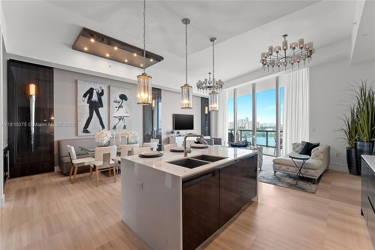 Dining room, Interior, Living room, Pendant Lights, Recessed Lighting, Water, Wood Texture Flooring