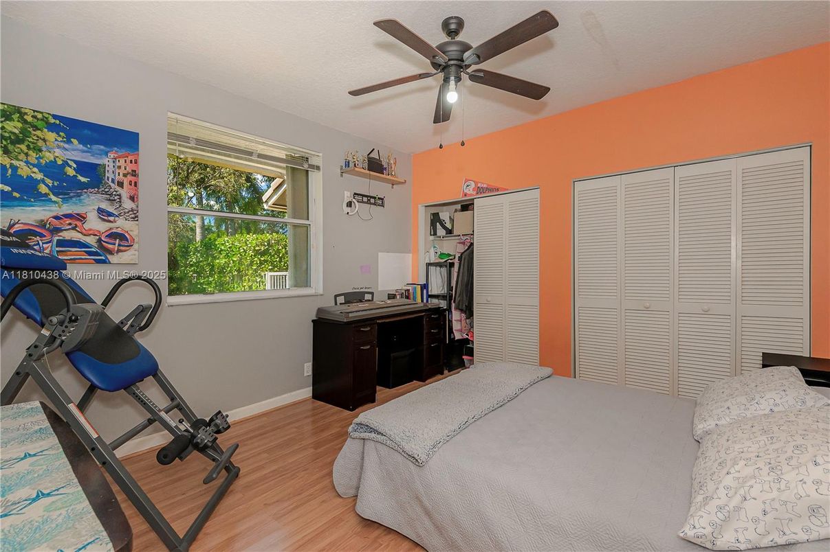 Bedroom, Fitness Equipment, Interior, Wood Texture Flooring