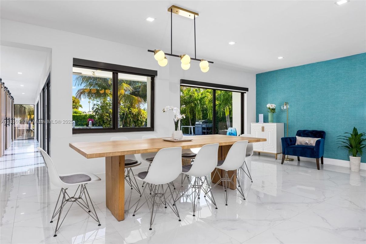 Dining room, Interior, Marble, Pendant Lights, Recessed Lighting
