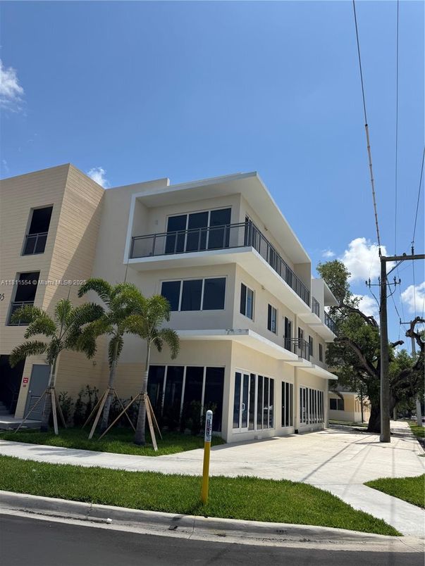 Exterior, Facade, Condo Building