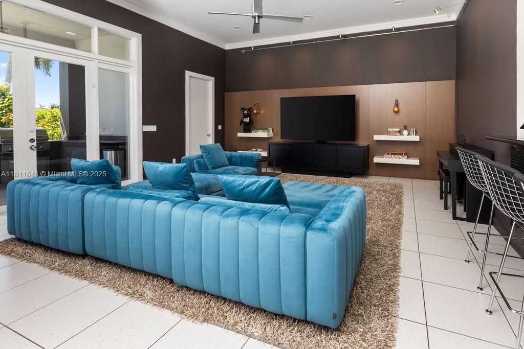 Interior, Living room