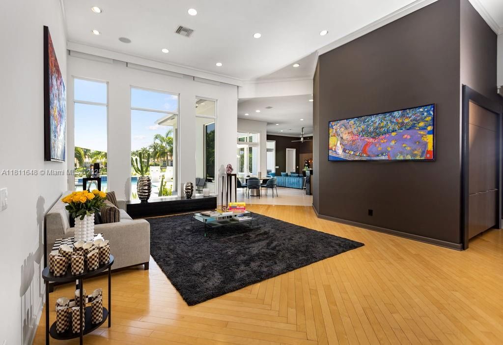 Interior, Living room, Recessed Lighting, Wood Texture Flooring