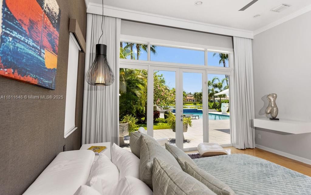 Bedroom, Interior, Pendant Lights, Recessed Lighting, Water, Wood Texture Flooring