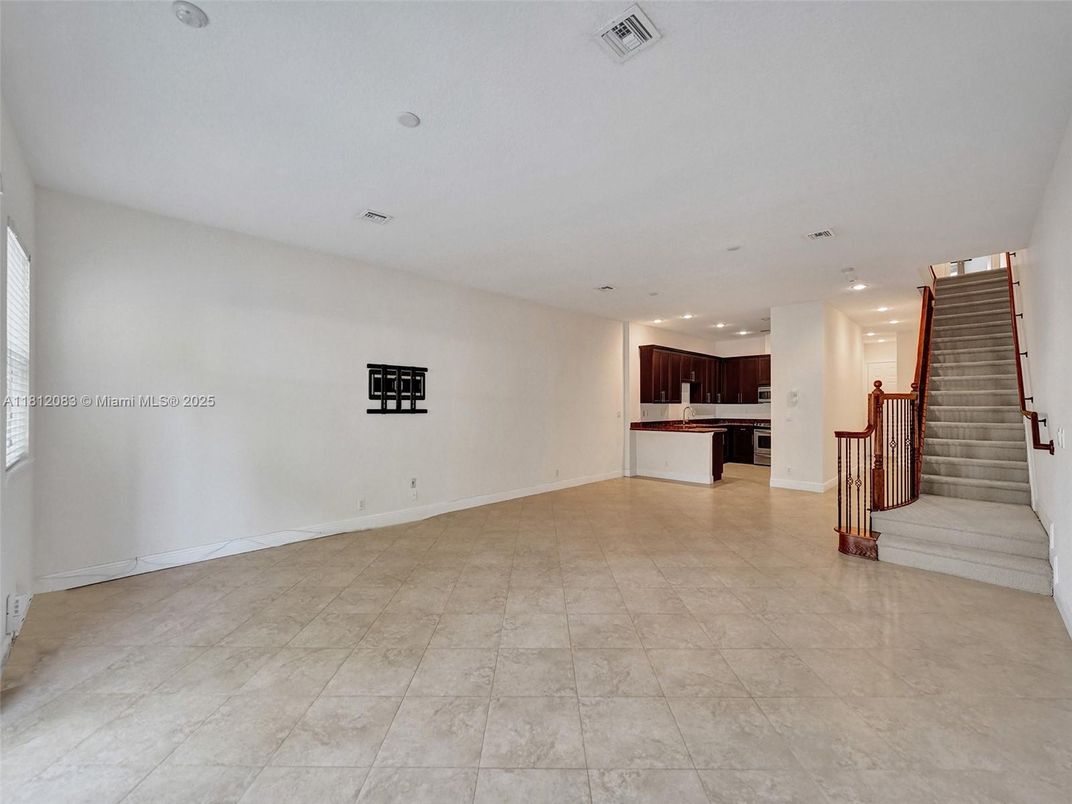 Empty room, Interior, Kitchen, Recessed Lighting