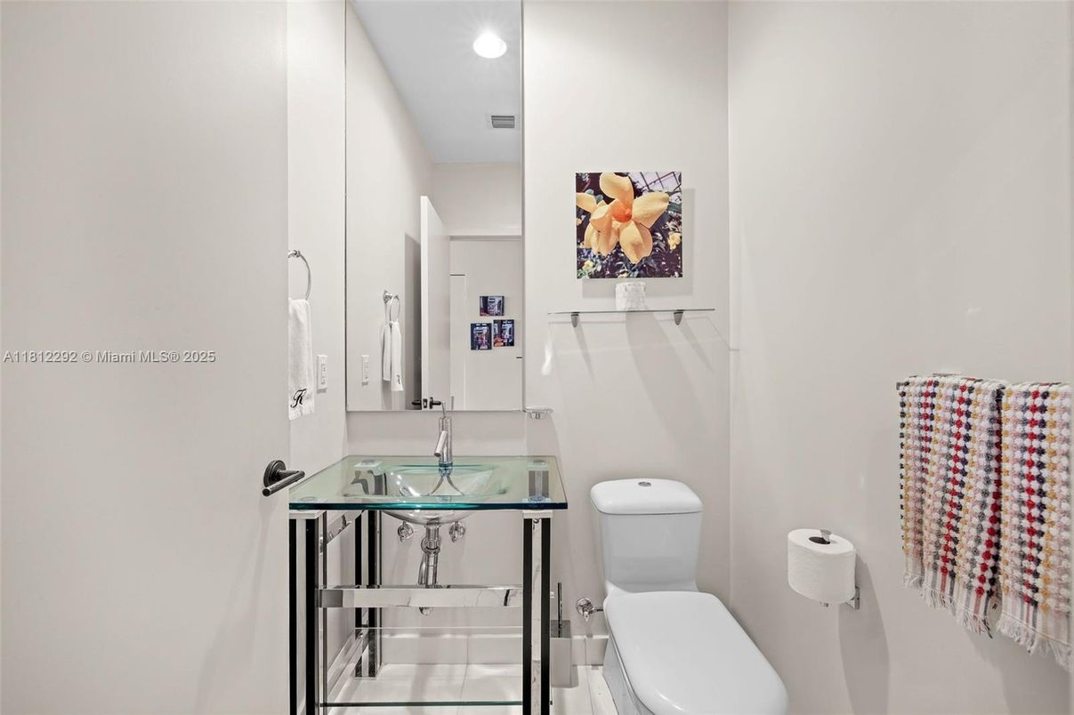 Bathroom, Interior, Recessed Lighting