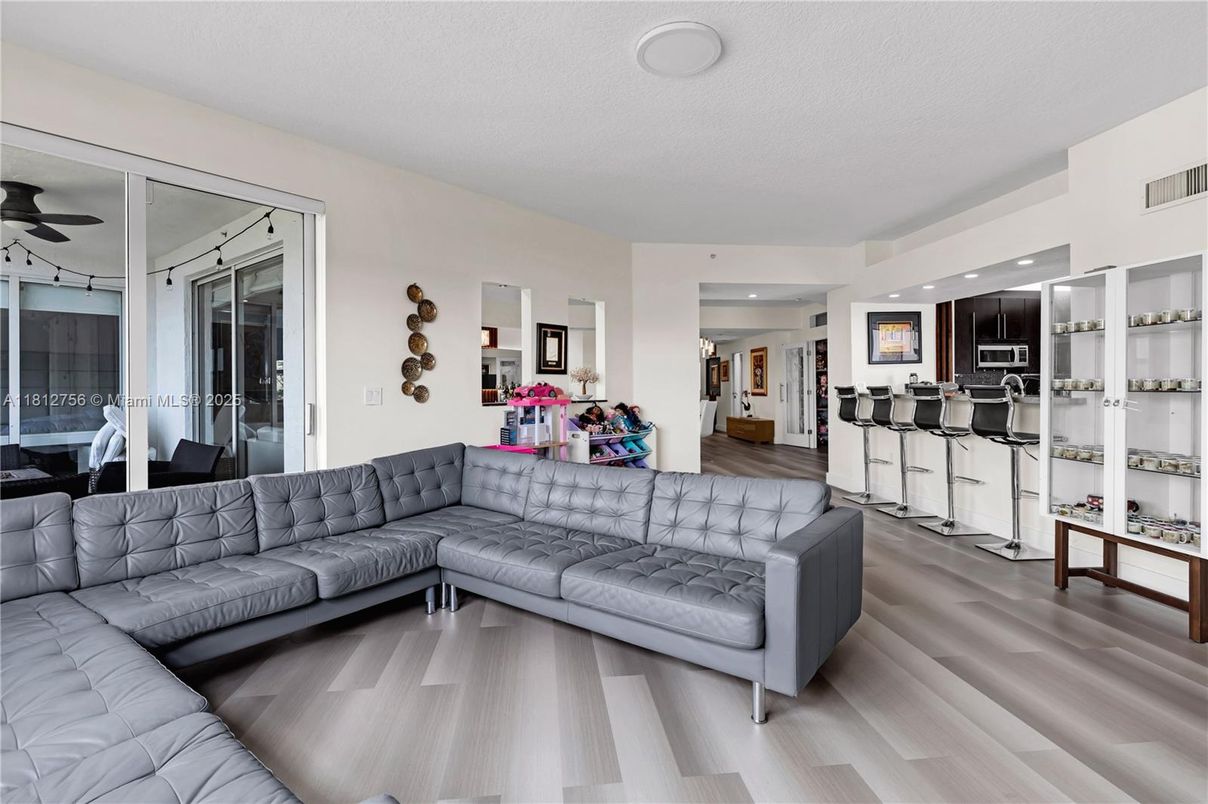 Interior, Kitchen, Living room, Recessed Lighting, Wood Texture Flooring