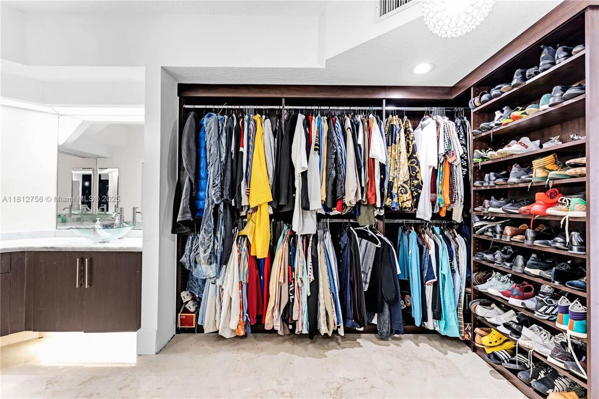 Interior, Marble, Recessed Lighting, Walk-in Closets