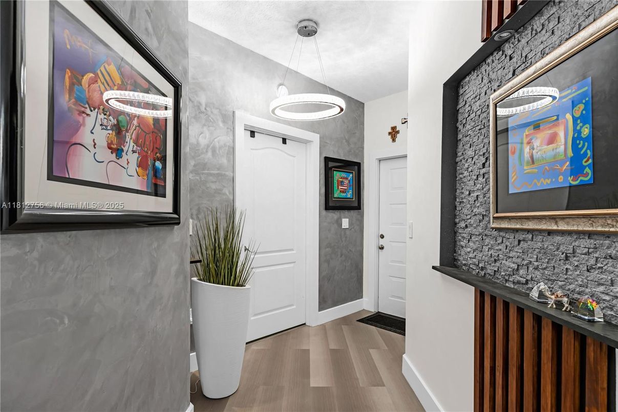 Interior, Pendant Lights, Wood Texture Flooring