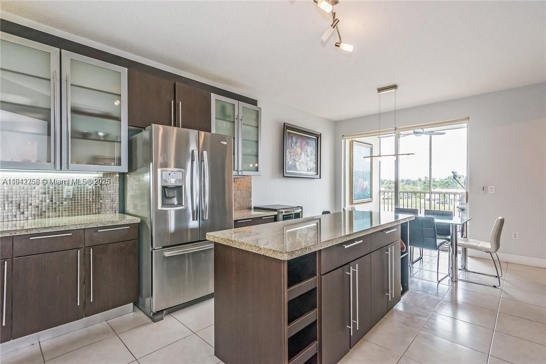 Dining room, Interior, Kitchen, Pendant Lights, Stainless Steel Appliances