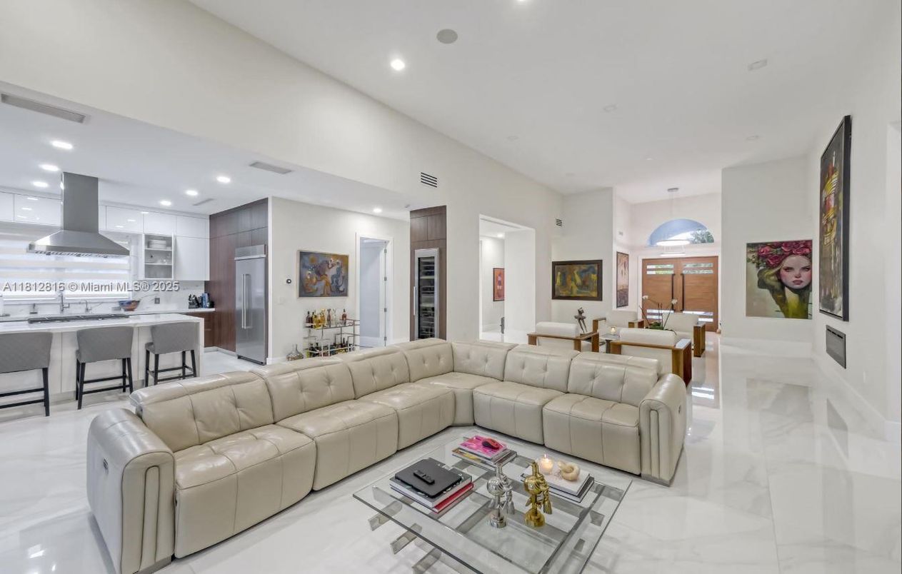 Dining room, Interior, Kitchen, Living room, Pendant Lights, Recessed Lighting