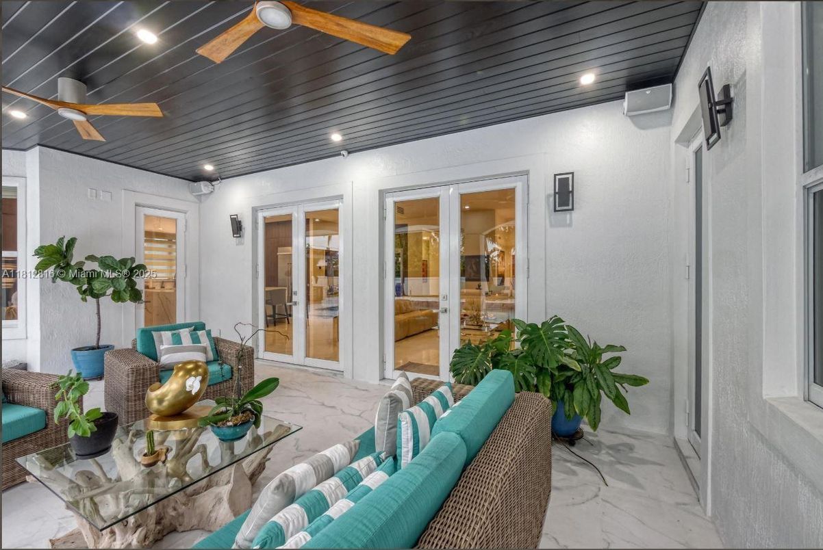 Exterior, Marble, Recessed Lighting