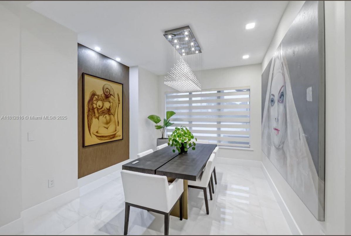 Chandelier, Dining room, Interior, Marble, Pendant Lights, Recessed Lighting