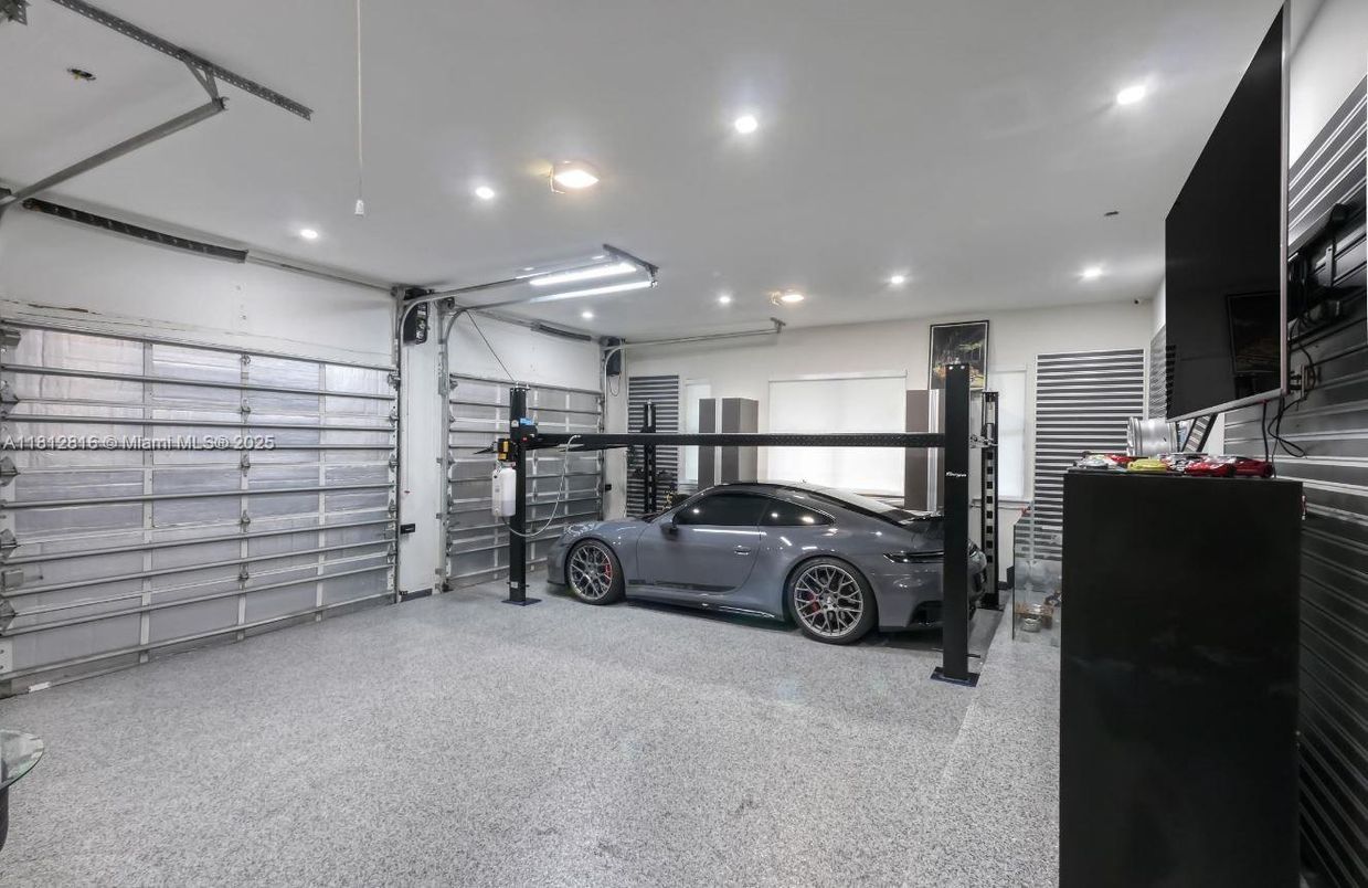 Garage, Interior, Recessed Lighting