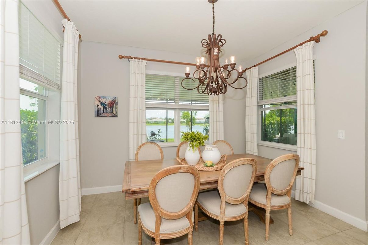 Chandelier, Dining room, Interior