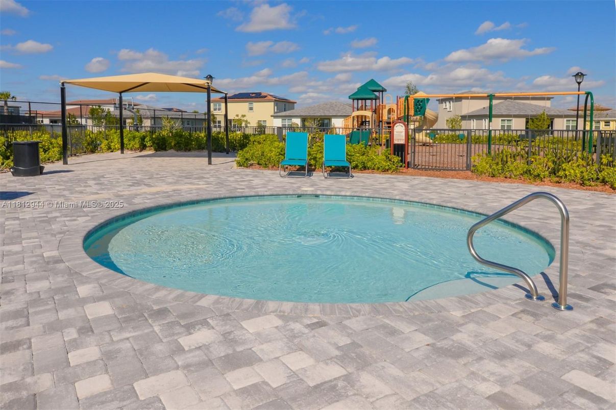 Exterior, Playground, Pool