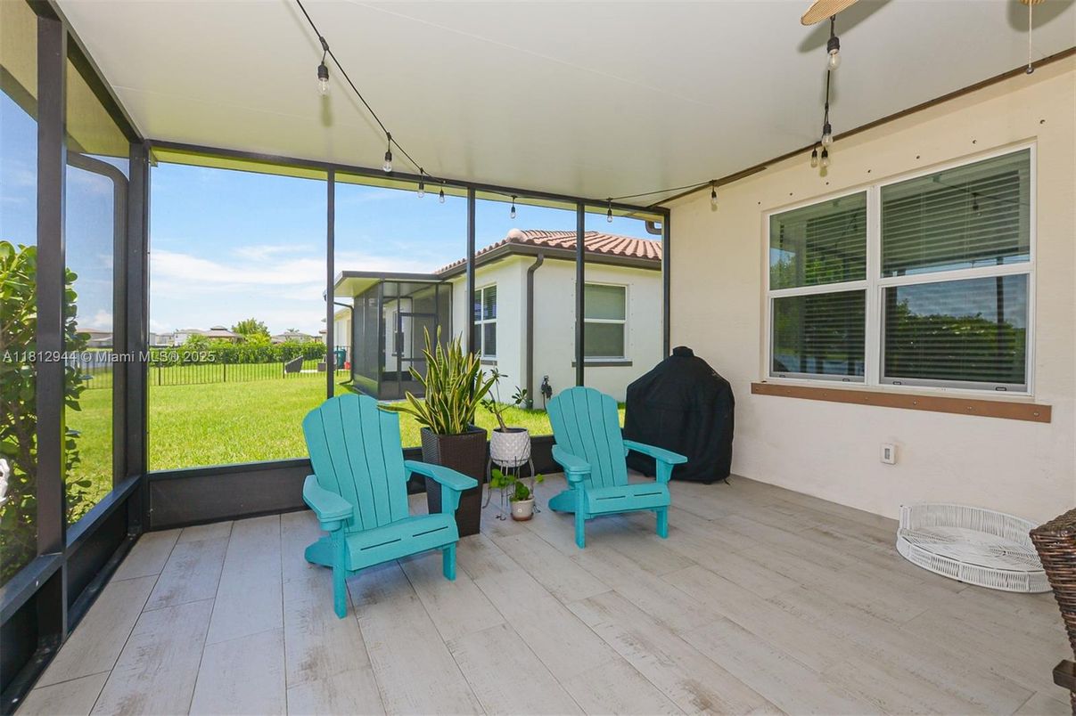 Interior, Sun Room, Wood Texture Flooring