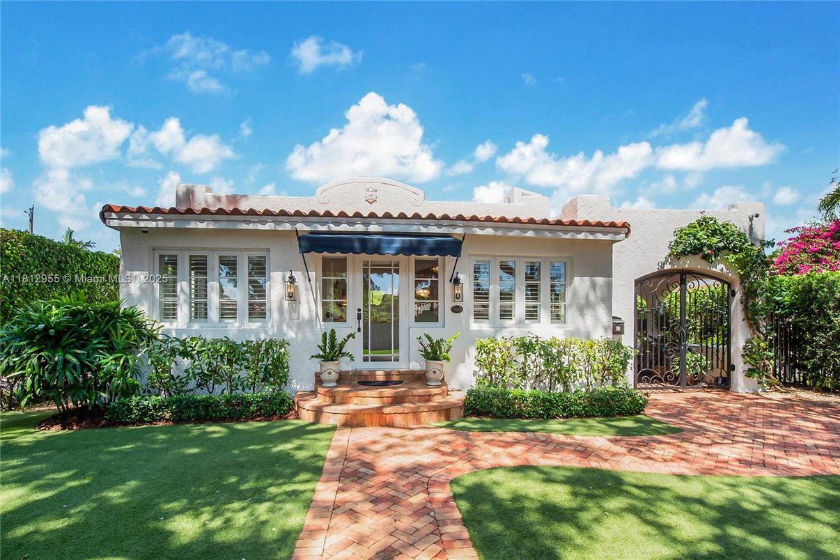 Backyard, Exterior, Facade, Spanish Mediterranean