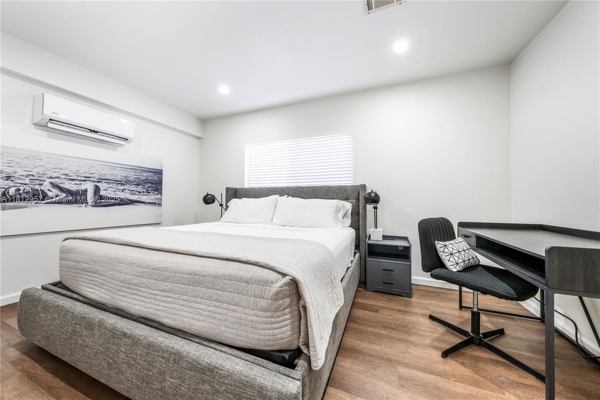 Bedroom, Home Office, Interior, Recessed Lighting, Wood Texture Flooring