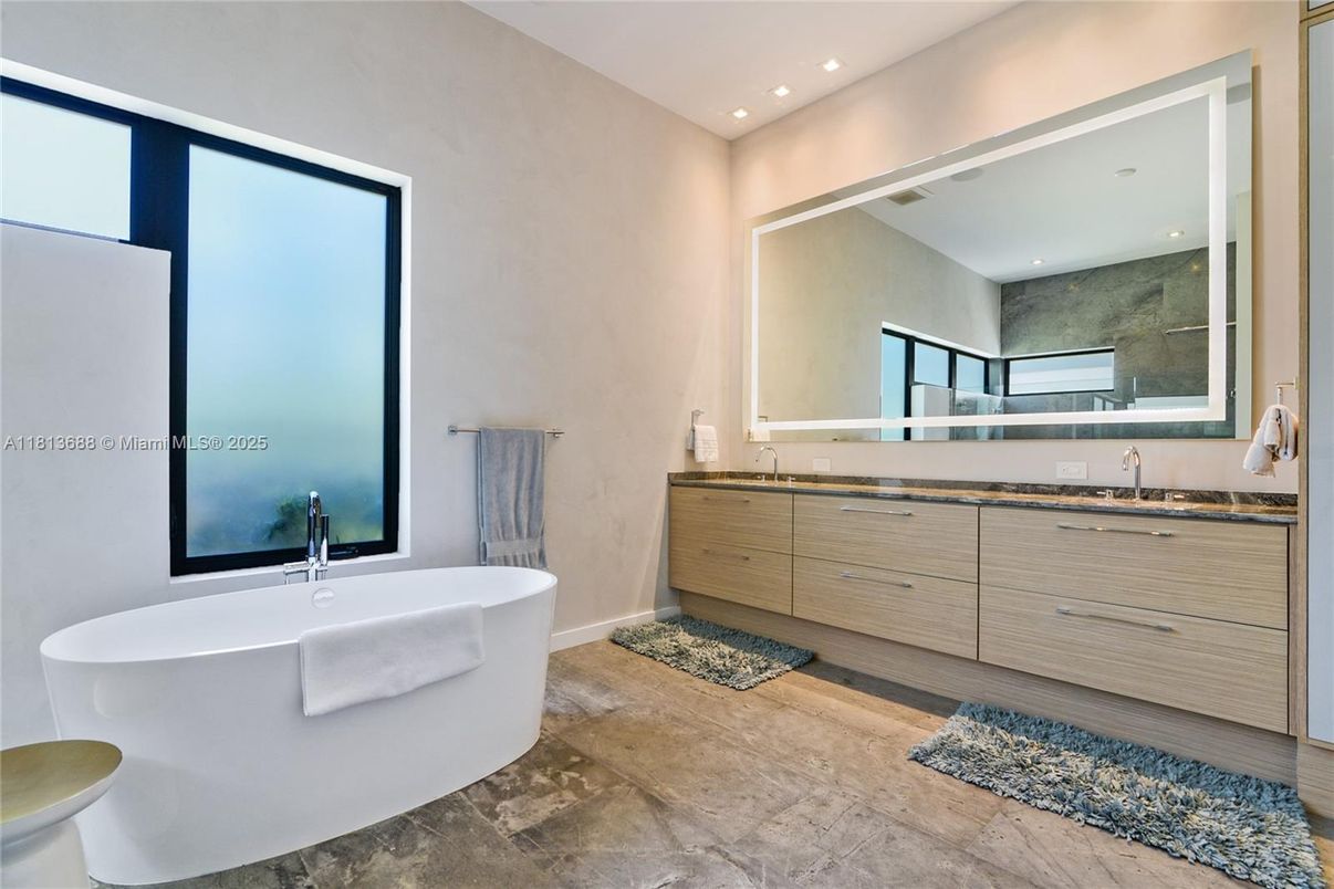 Bathroom, Dual Sink Vanities, Free Standing Baths, Interior, Recessed Lighting