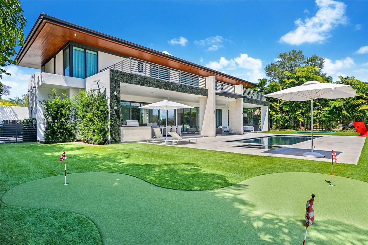 Backyard, Exterior, Pool