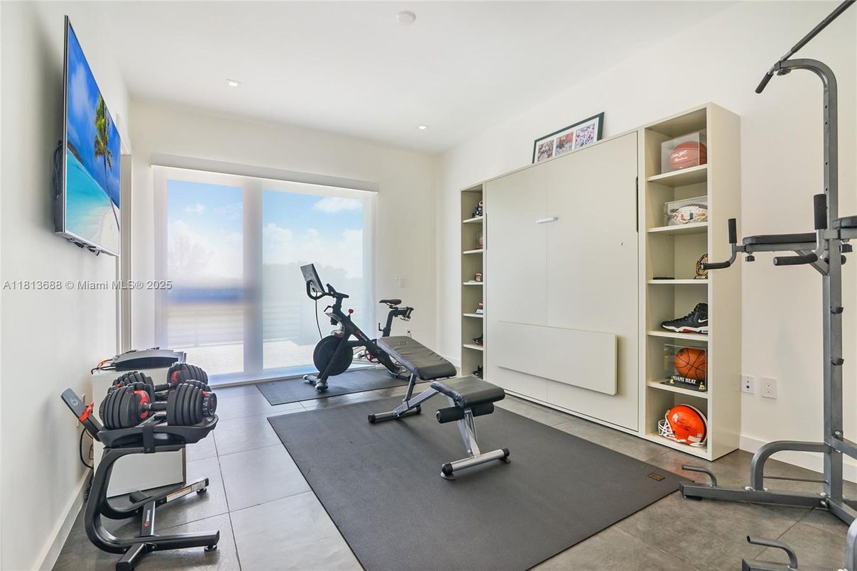 Fitness Equipment, Interior, Recessed Lighting, Water
