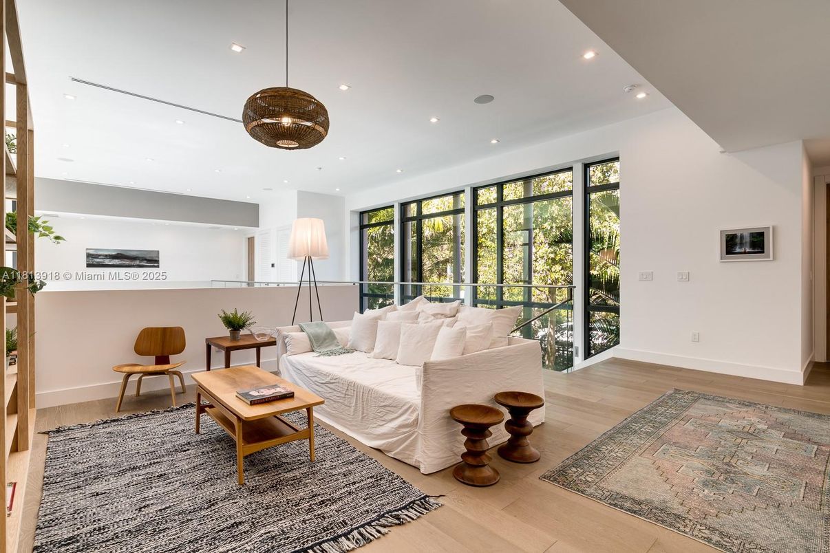 Interior, Living room, Pendant Lights, Recessed Lighting, Wood Texture Flooring