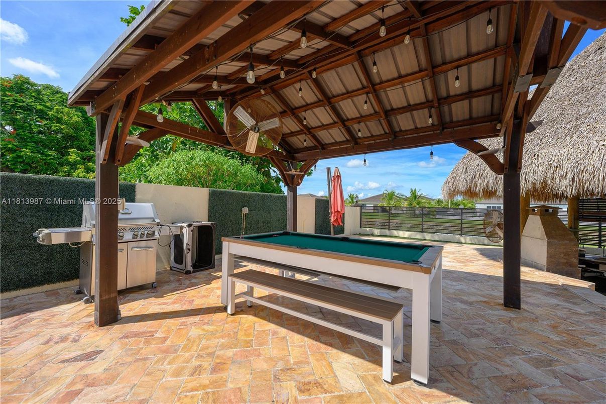 Billiard Table, Exterior, Outdoor Kitchen
