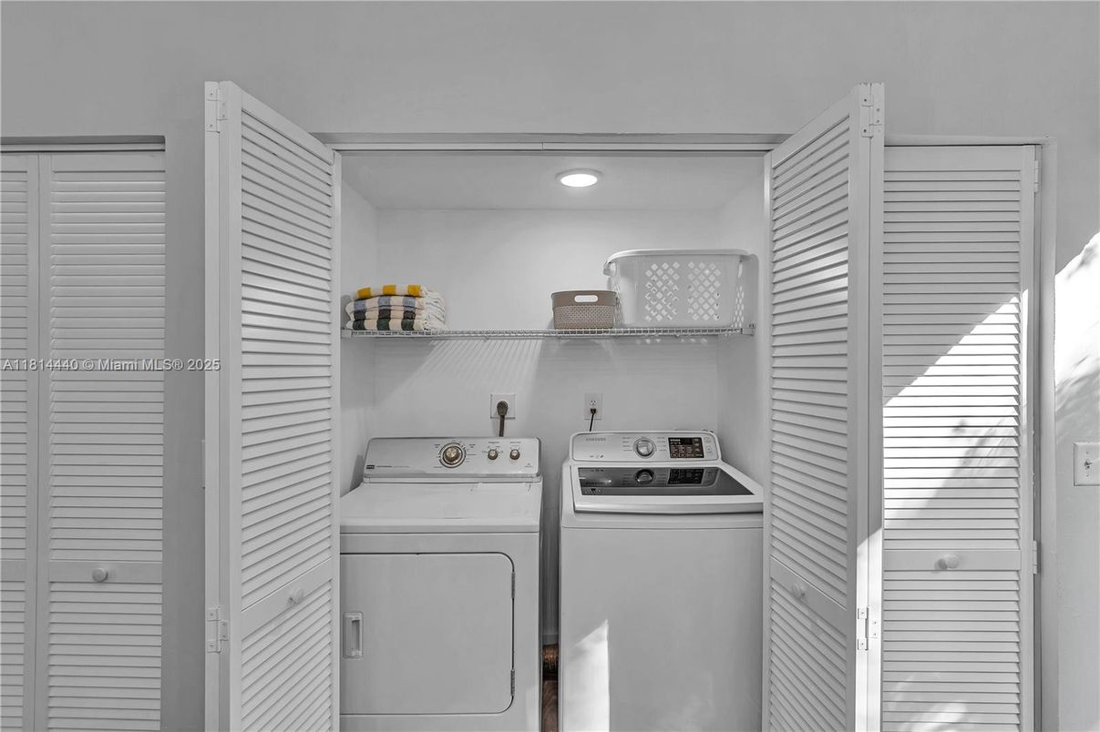Interior, Recessed Lighting, Utility Closets, Washer