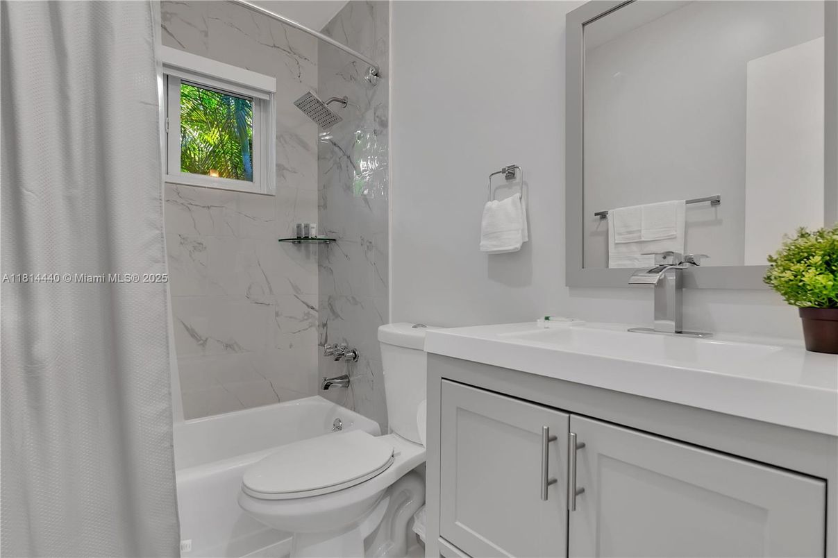 Bathroom, Interior, Marble Walls