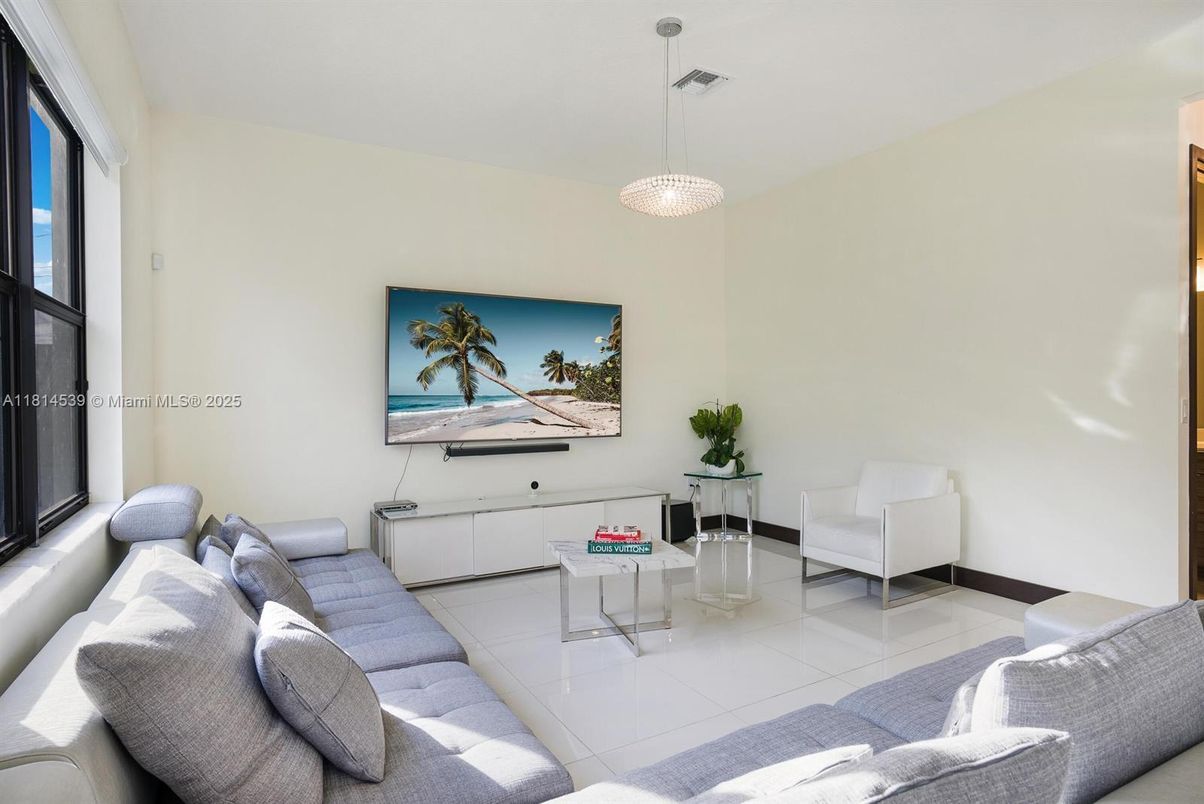 Interior, Living room, Pendant Lights