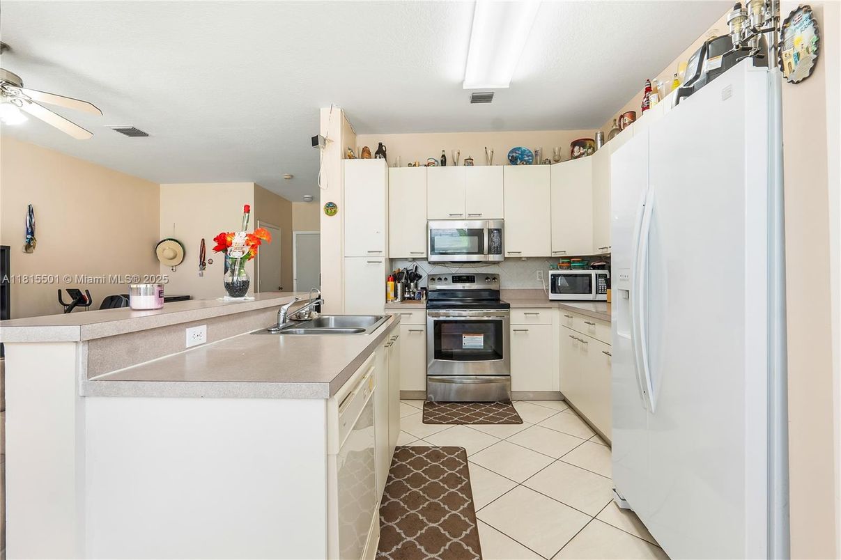 Interior, Kitchen, Stainless Steel Appliances
