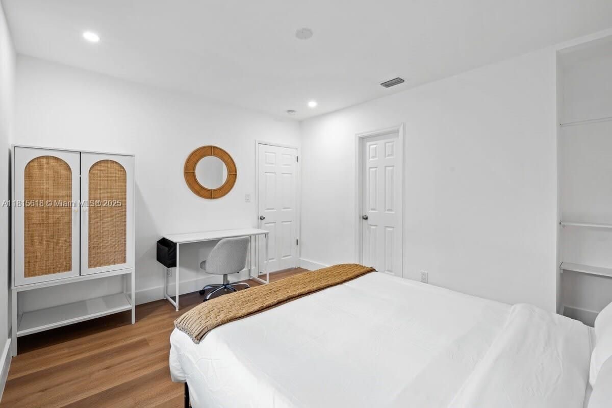 Bedroom, Home Office, Interior, Recessed Lighting, Wood Texture Flooring