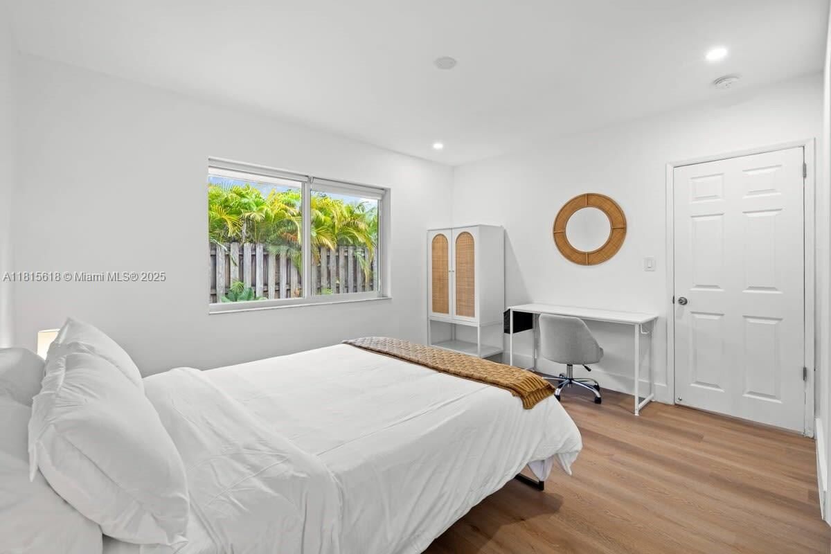 Bedroom, Home Office, Interior, Recessed Lighting, Wood Texture Flooring