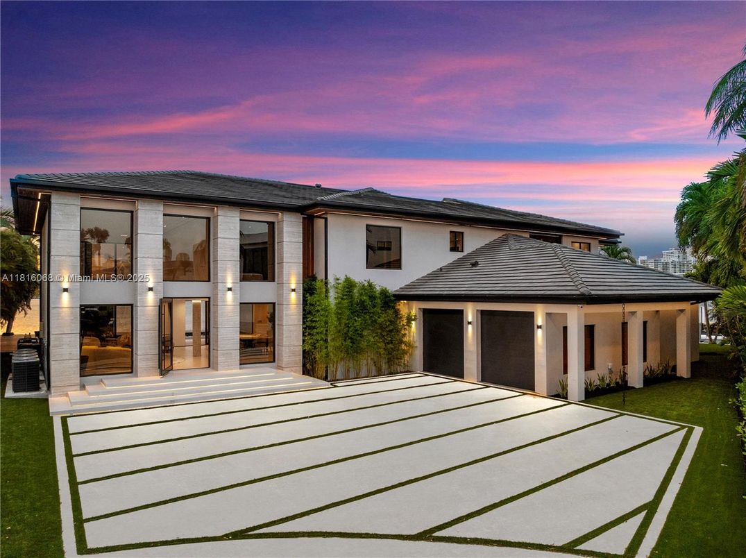 Attached, Backyard, Exterior, Facade, French Provincial