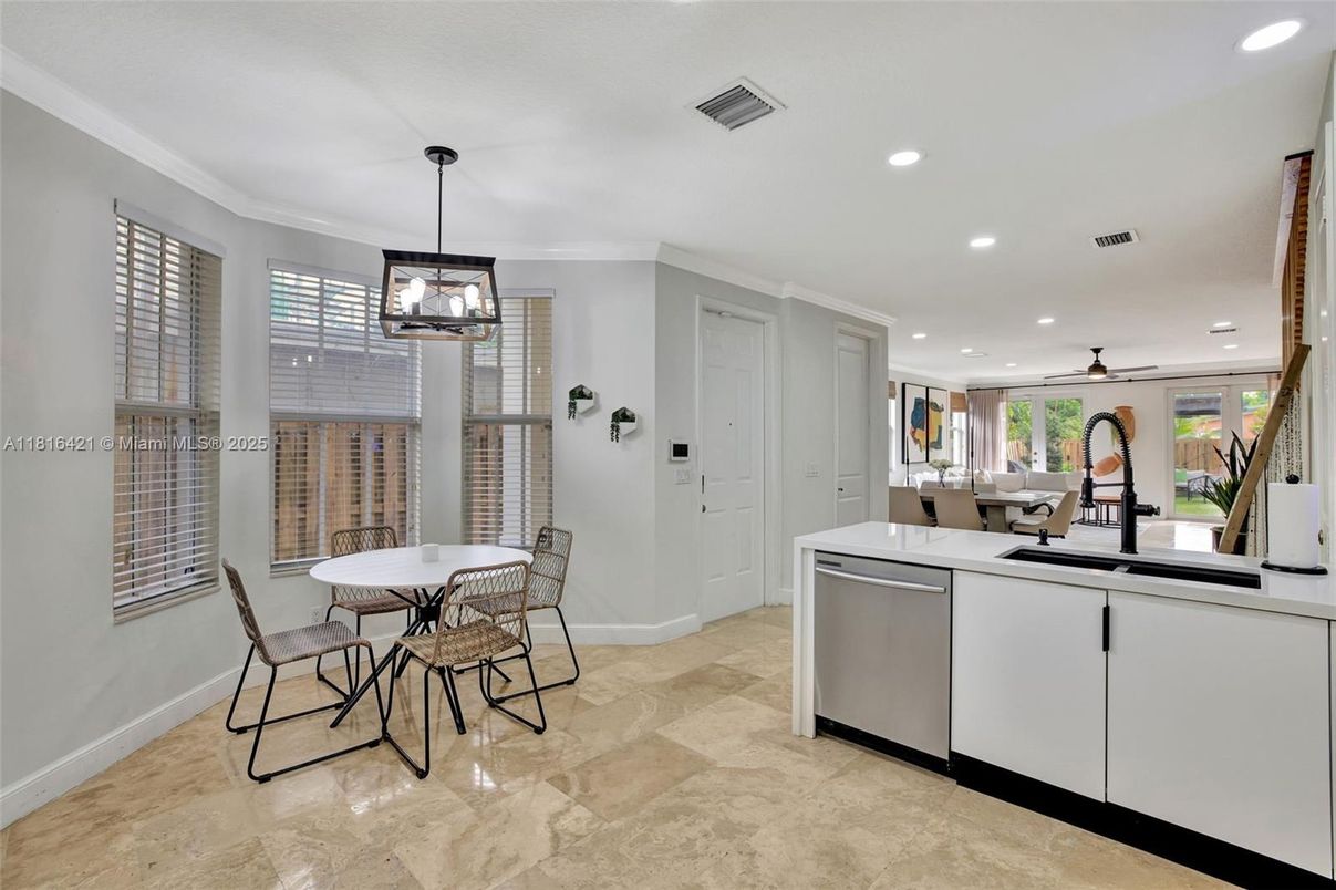 Dining room, Interior, Kitchen, Pendant Lights, Recessed Lighting
