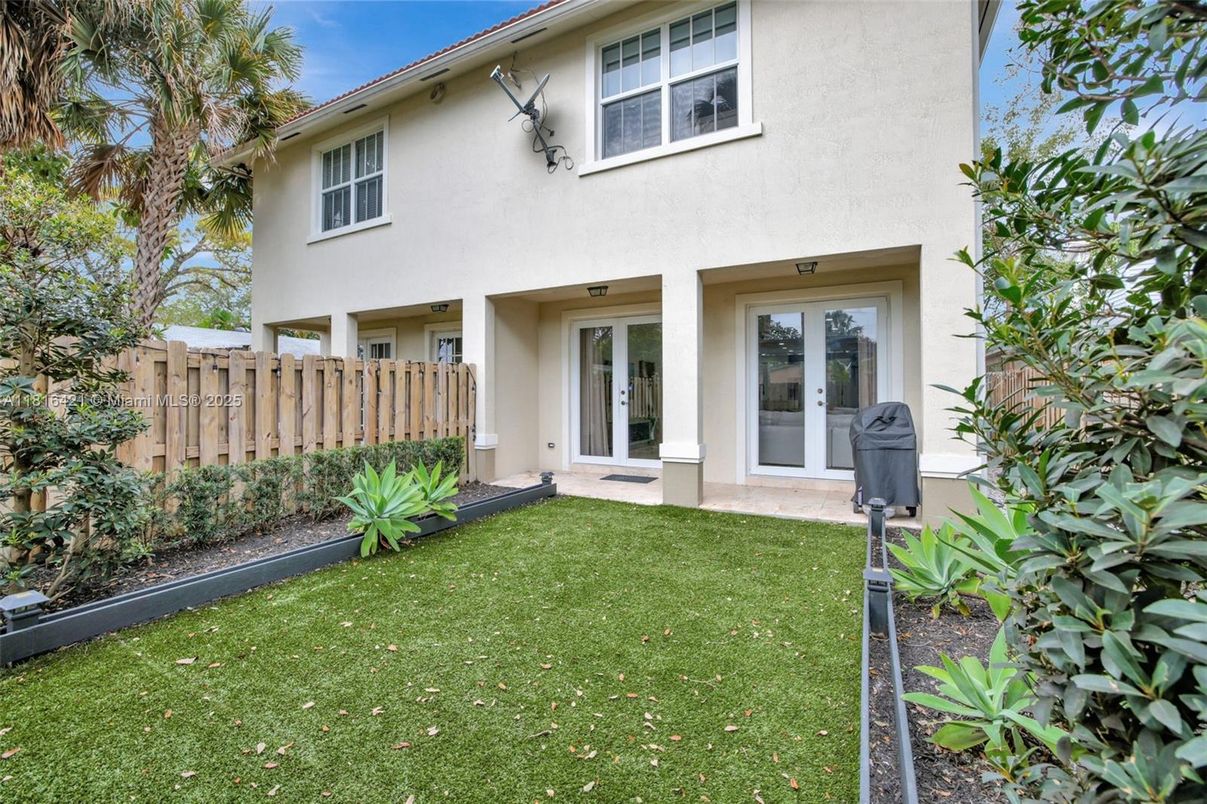 Backyard, Exterior