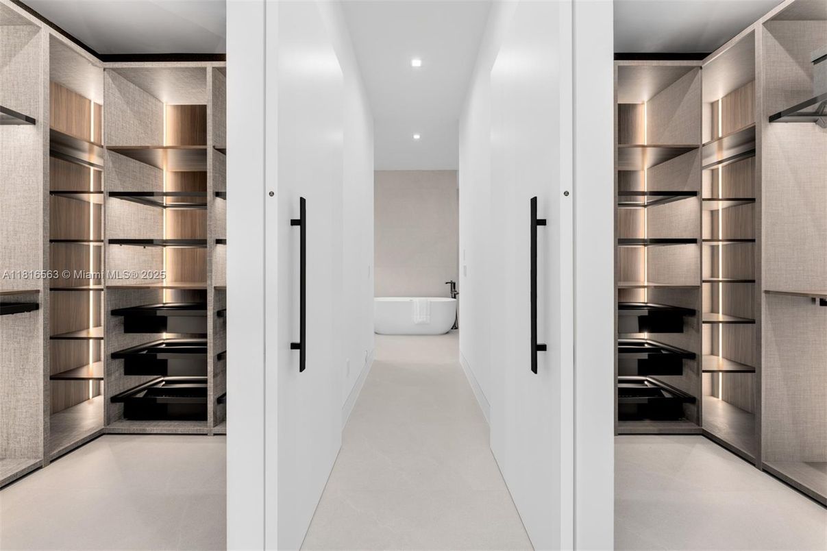 Interior, Recessed Lighting, Walk-in Closets
