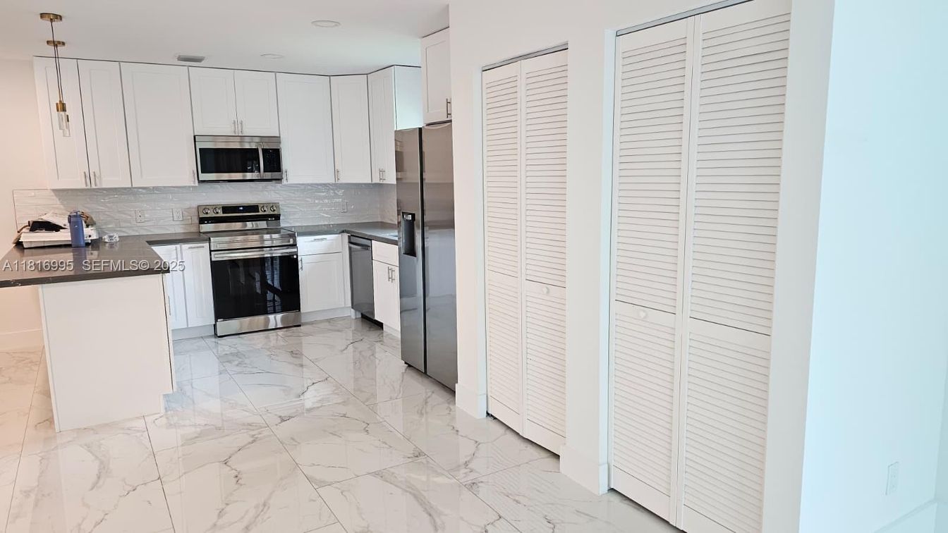 Interior, Kitchen, Marble, Stainless Steel Appliances
