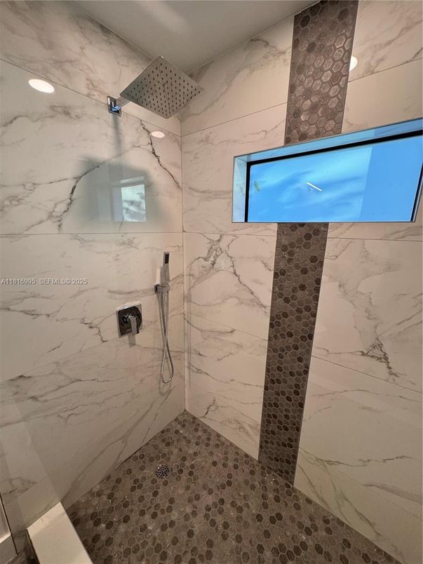 Bathroom, Interior, Marble Walls, Recessed Lighting
