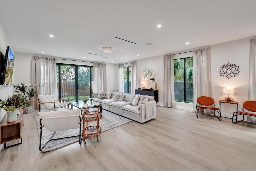 Interior, Living room, Recessed Lighting, Wood Texture Flooring