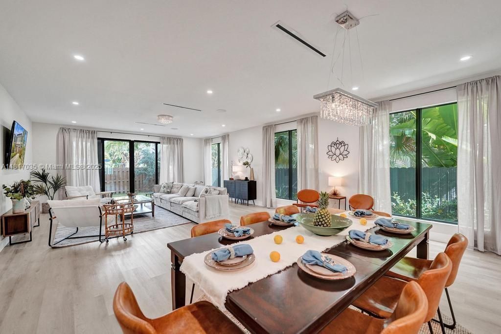 Chandelier, Dining room, Interior, Living room, Recessed Lighting, Wood Texture Flooring