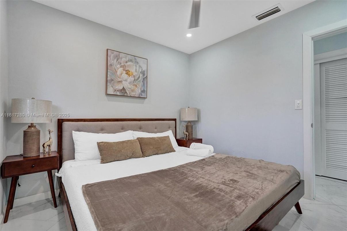 Bedroom, Interior, Recessed Lighting