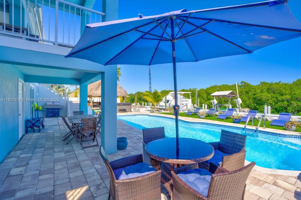 Exterior, Pool, Water