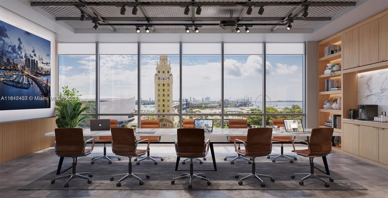 Home Office, Interior